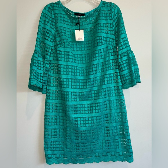 Trina Turk Dresses & Skirts - Trina Turk Women’s Emerald Green Lace Bell Sleeve Dress Size Medium Made in USA